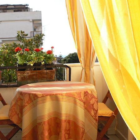 Proserpina Tropea Bagian luar foto