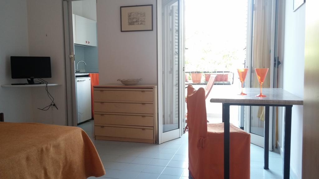 Proserpina Tropea Bagian luar foto